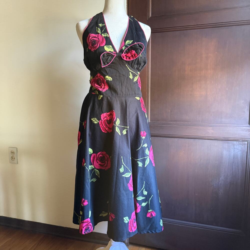 VOODOO VIXEN | Sweet Vengeance Black Red Rose Print Halter Neck Retro Dress | M